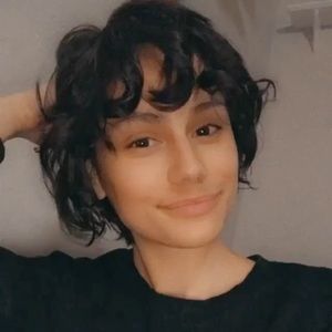 Meet your Posher, Alyson